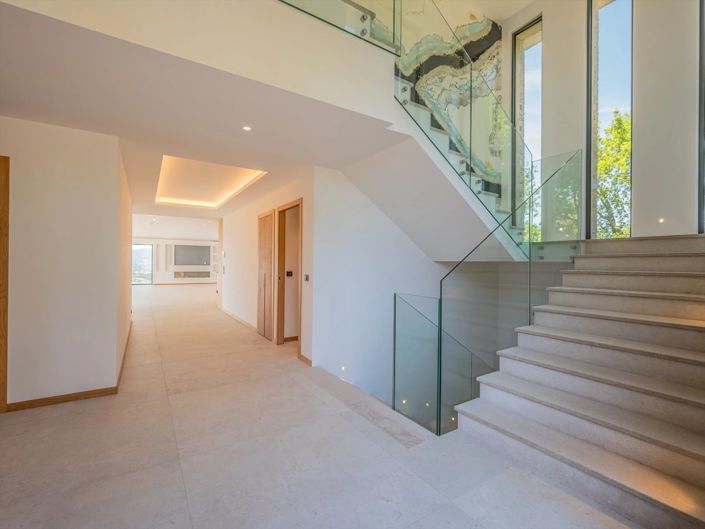 Image No.7-7 Bed House for sale