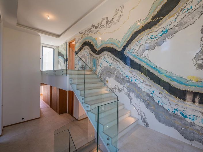 Image No.8-7 Bed House for sale