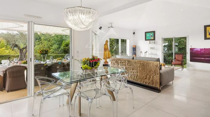 Image No.3-4 Bed House for sale