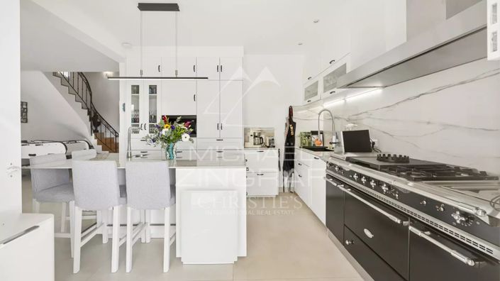 Image No.4-4 Bed House for sale