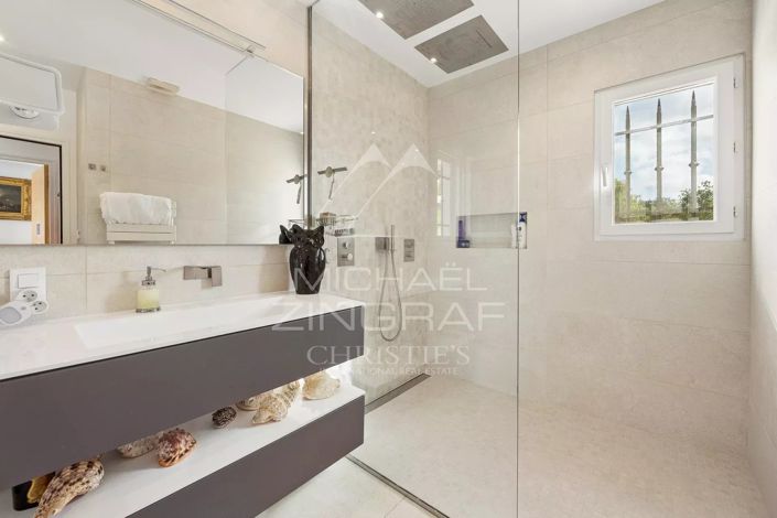 Image No.6-4 Bed House for sale