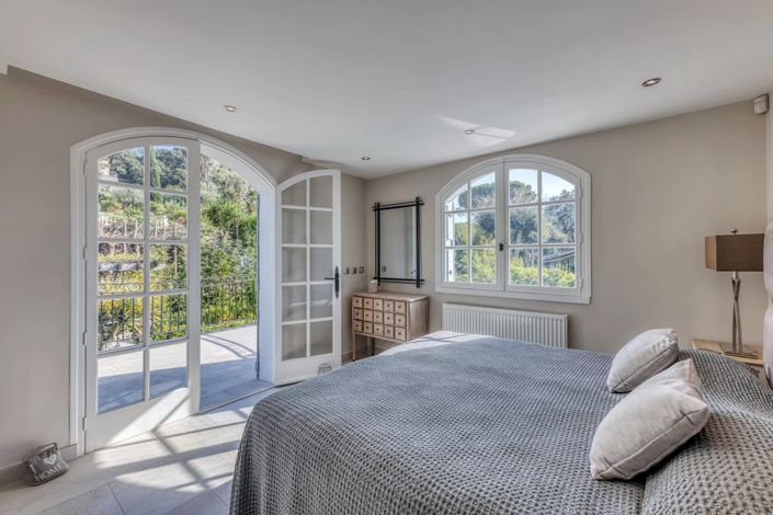 Image No.17-5 Bed House for sale