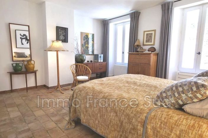 Image No.10-2 Bed House for sale