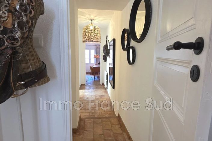 Image No.8-2 Bed House for sale