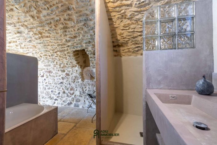 Image No.19-7 Bed House for sale