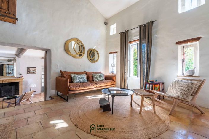 Image No.7-7 Bed House for sale