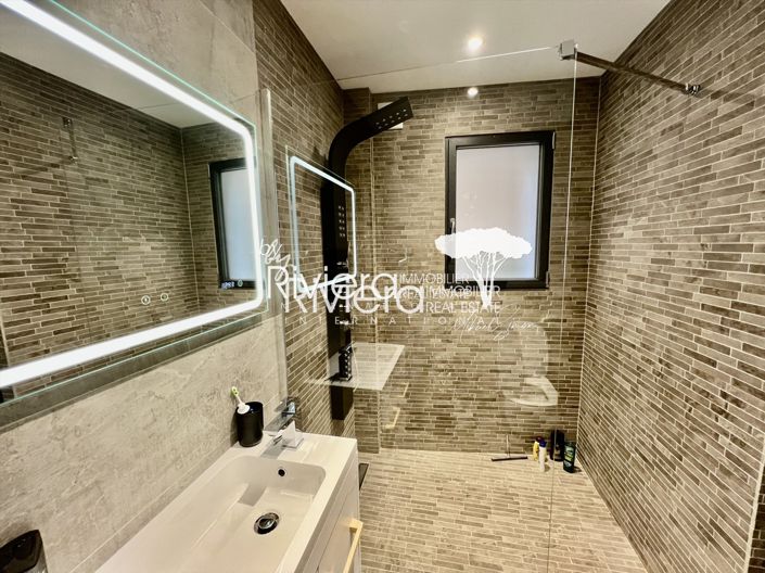 Image No.21-4 Bed House for sale