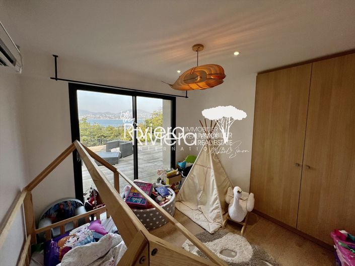Image No.29-4 Bed House for sale