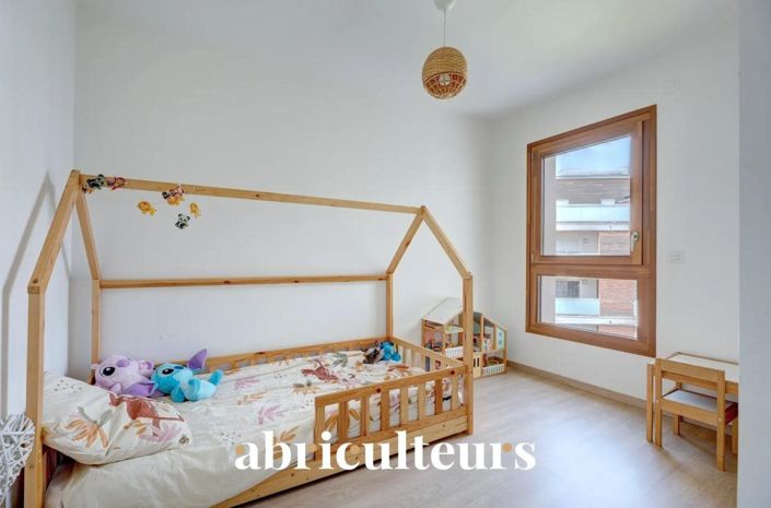 Image No.10-3 Bed Apartment for sale