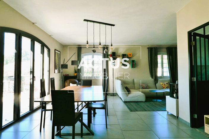 Image No.4-Propriété de 6 chambres à vendre à Lamanon
