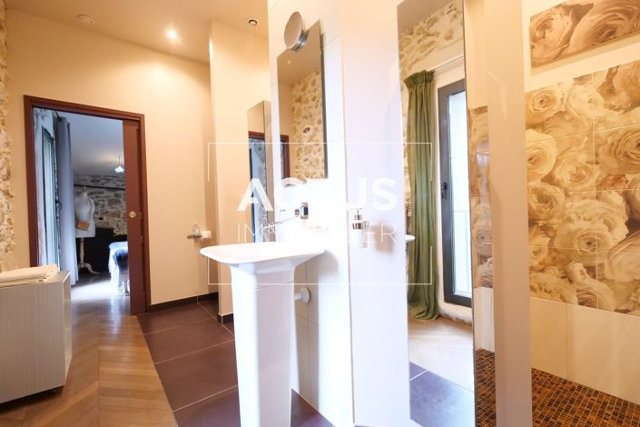 Image No.12-5 Bed House for sale