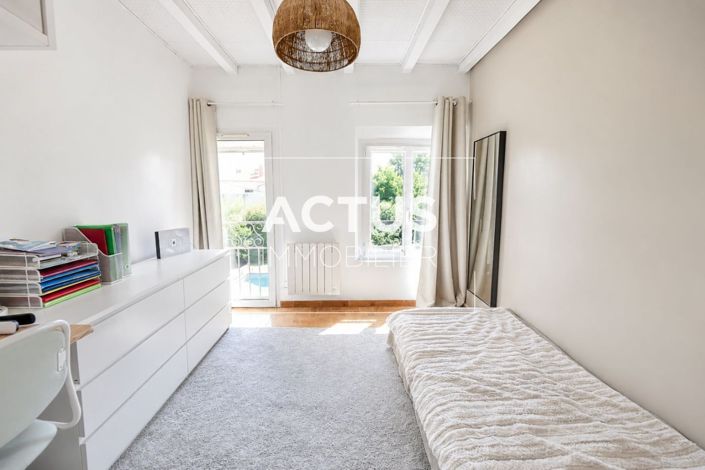 Image No.8-4 Bed House for sale