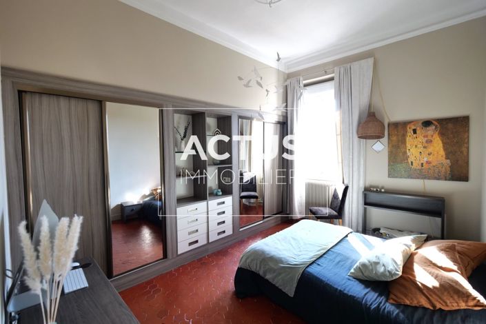 Image No.12-5 Bed House for sale
