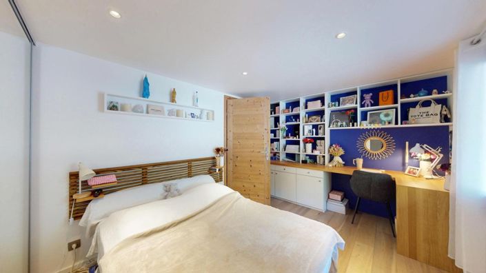 Image No.13-3 Bed Property for sale