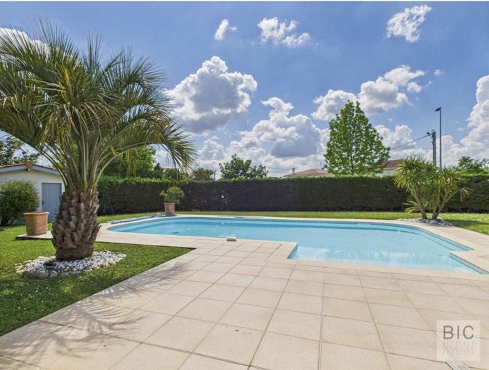 Image No.17-5 Bed House for sale