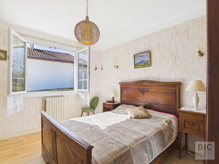 Image No.14-4 Bed House for sale