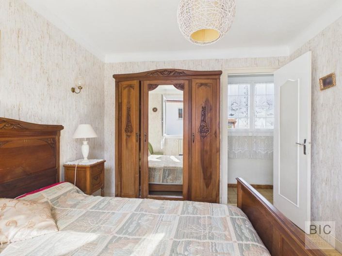 Image No.15-4 Bed House for sale