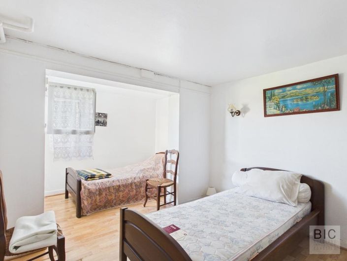 Image No.21-4 Bed House for sale