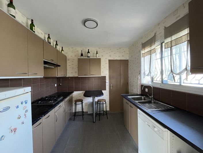 Image No.10-5 Bed House for sale