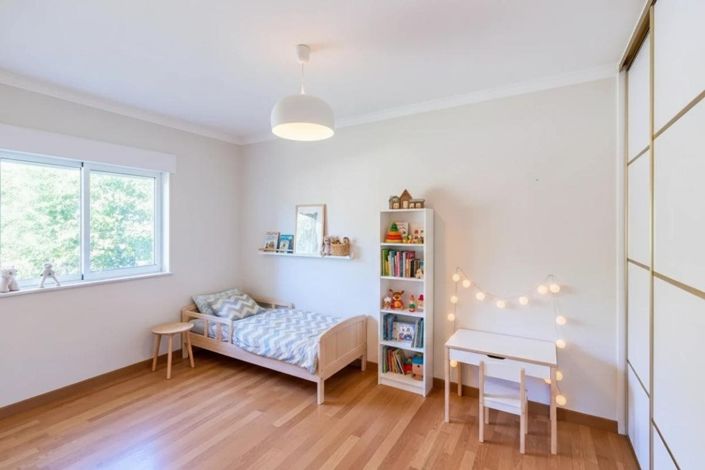 Image No.6-5 Bed House for sale