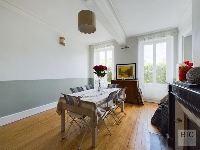 Image No.7-6 Bed House for sale