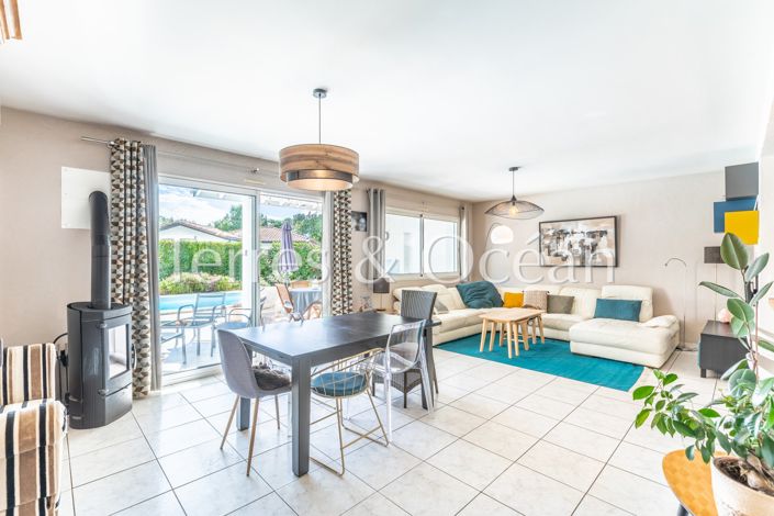 Image No.3-4 Bed House for sale