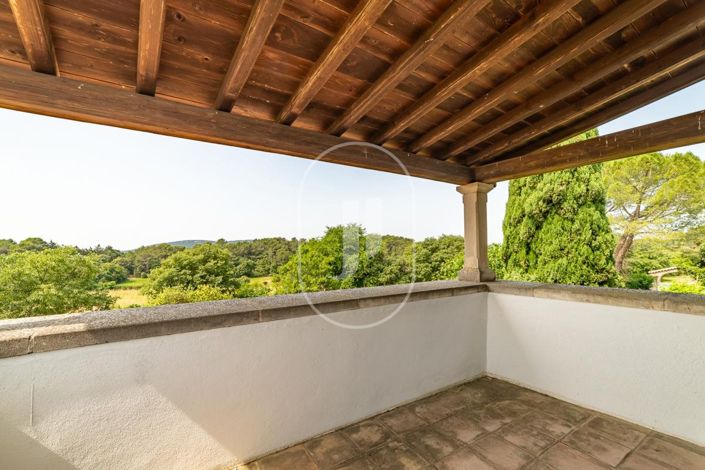 Image No.3-6 Bed House for sale