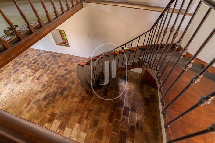 Image No.5-6 Bed House for sale