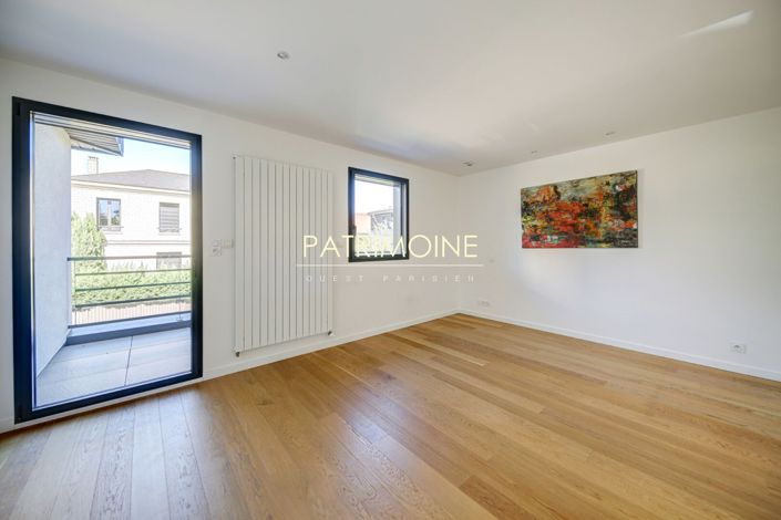Image No.9-6 Bed House for sale