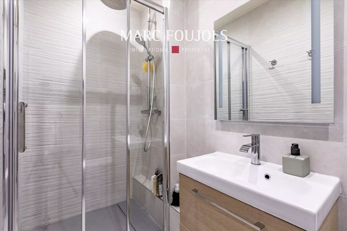 Image No.18-6 Bed House for sale