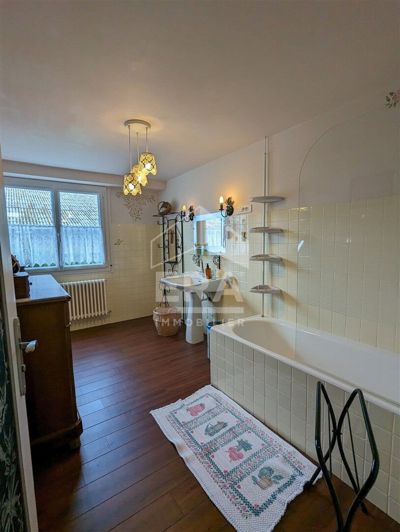 Image No.6-9 Bed House for sale