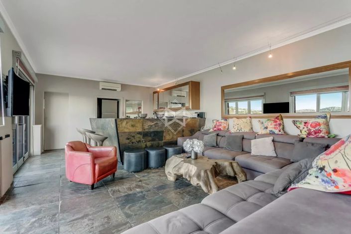 Image No.4-4 Bed House for sale