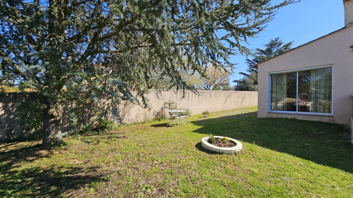 Image No.21-4 Bed House for sale
