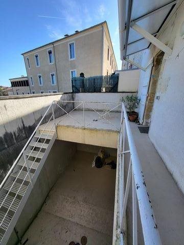 Image No.17-3 Bed House for sale