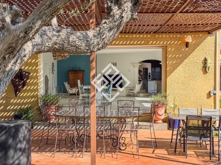 Image No.12-4 Bed House for sale