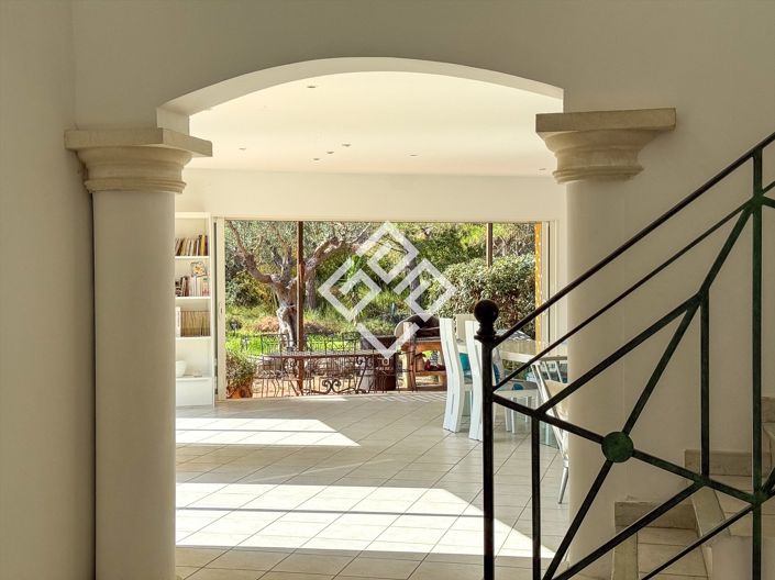 Image No.5-4 Bed House for sale