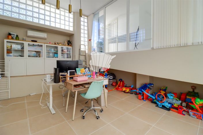 Image No.15-2 Bed House for sale
