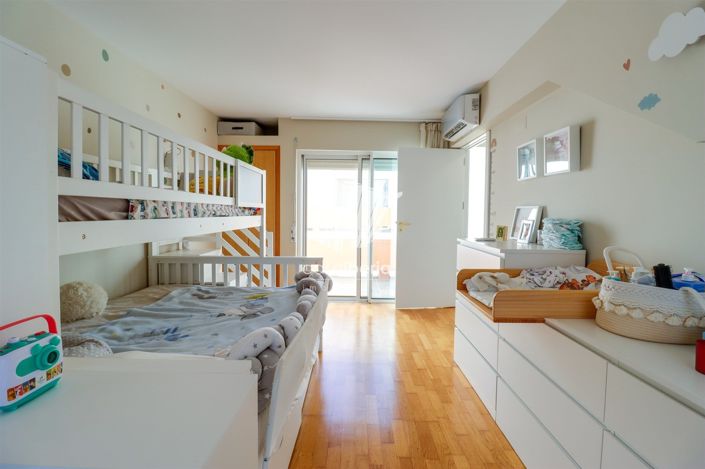 Image No.19-2 Bed House for sale