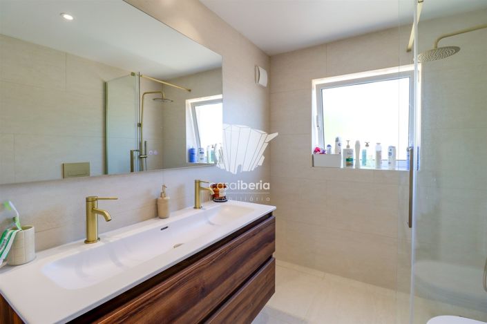 Image No.28-2 Bed House for sale