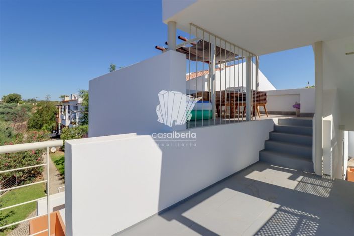 Image No.31-2 Bed House for sale