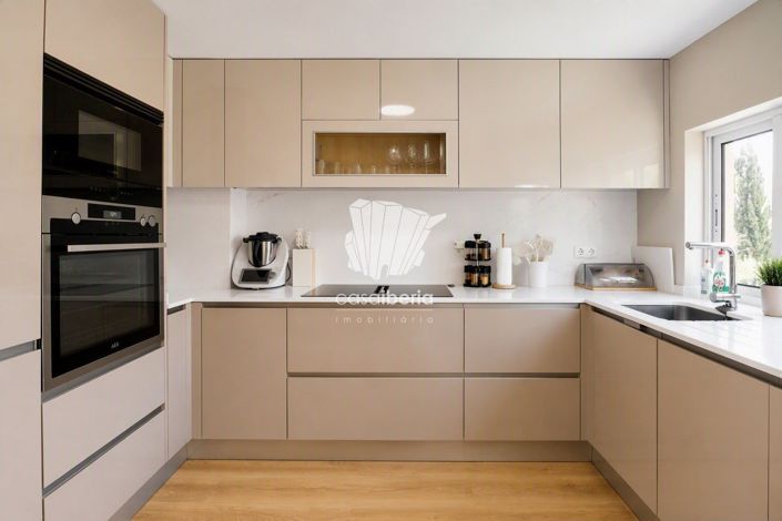 Image No.4-2 Bed House for sale