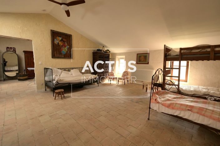 Image No.16-Propriété de 7 chambres à vendre à Cornillon-Confoux