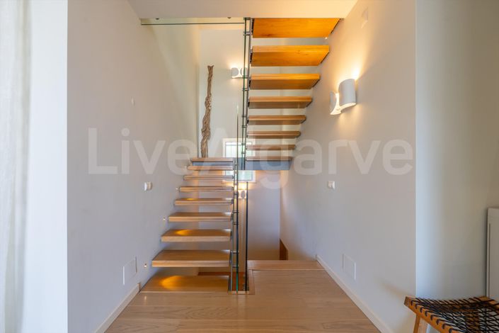 Image No.19-3 Bed House for sale