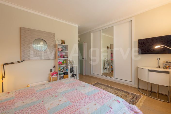 Image No.36-3 Bed House for sale