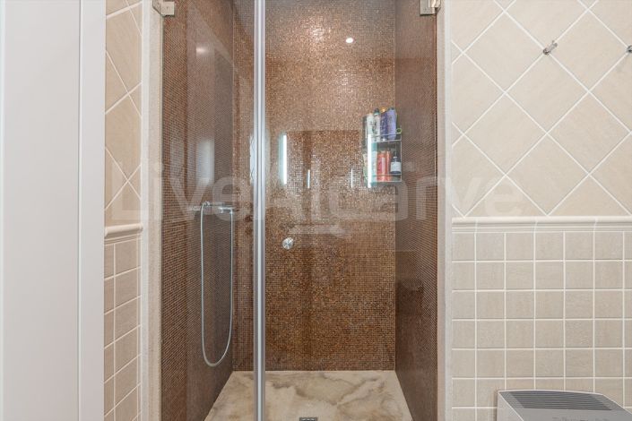 Image No.47-3 Bed House for sale