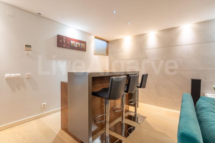 Image No.56-3 Bed House for sale