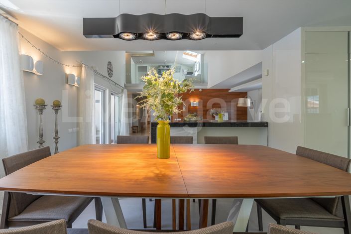Image No.9-3 Bed House for sale
