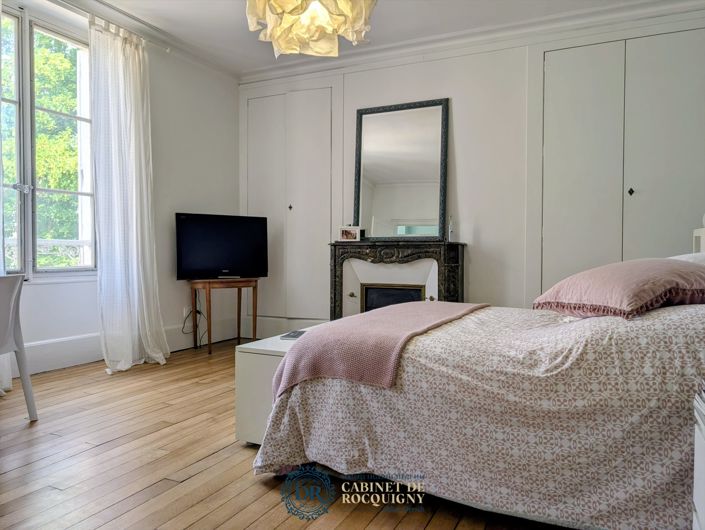 Image No.17-5 Bed House for sale