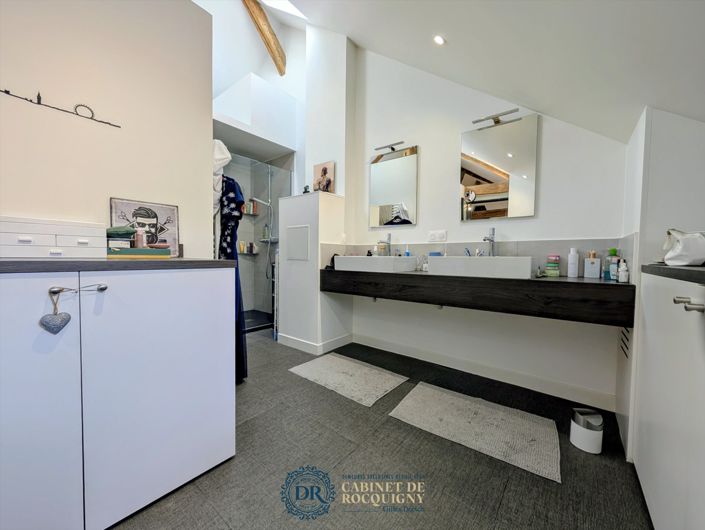 Image No.27-5 Bed House for sale