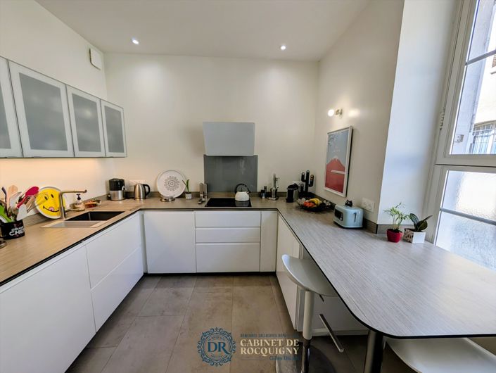 Image No.9-5 Bed House for sale